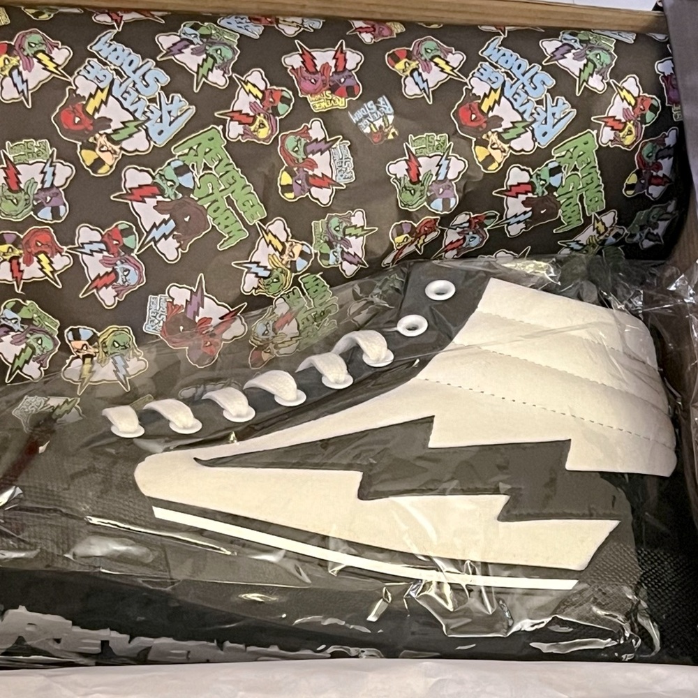 Revenge X Storm Size 10 New in Box high tops - Picture 11 of 11